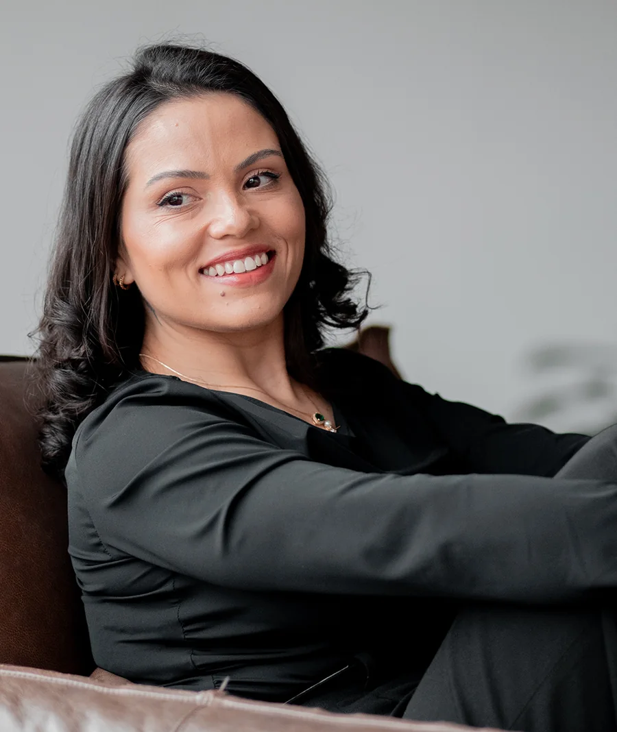 Dra. Rafaela Miravalhes, ginecologista e obstetra em Curitiba